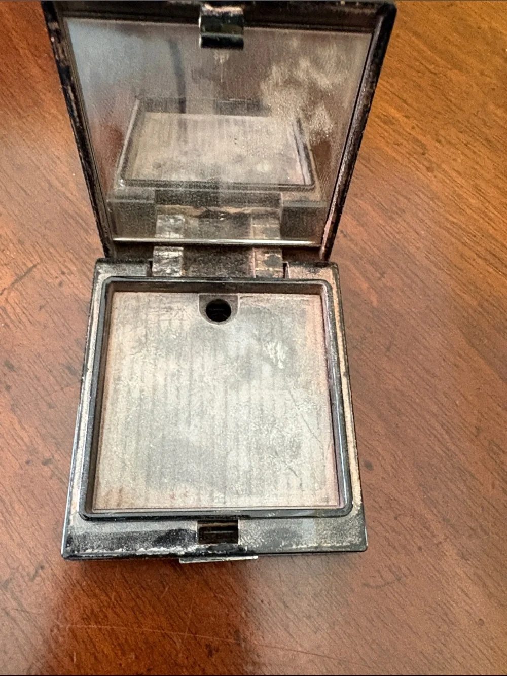 TRISH MCEVOY Medium Refillable Double-Decker Compact